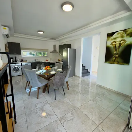 Villa Sapphire Edge Bright 3br With Swimming Pool *