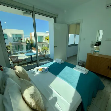 Villa Sapphire Edge Bright 3br With Swimming Pool