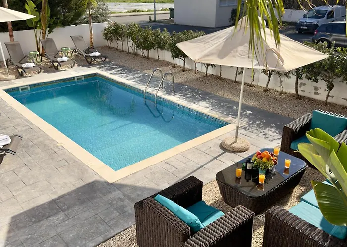 Sapphire Edge Bright 3br With Swimming Pool * 帕拉利米尼