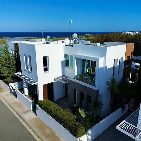 Sapphire Edge Bright 3br With Swimming Pool Βίλα Πρωταράς
