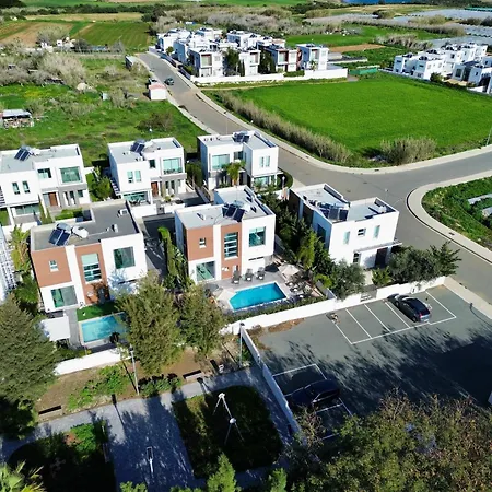 Sapphire Edge Bright 3br With Swimming Pool Βίλα