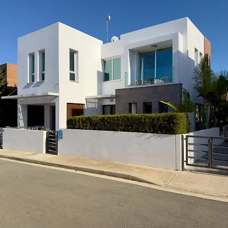 Βίλα Sapphire Edge Bright 3br With Swimming Pool Πρωταράς