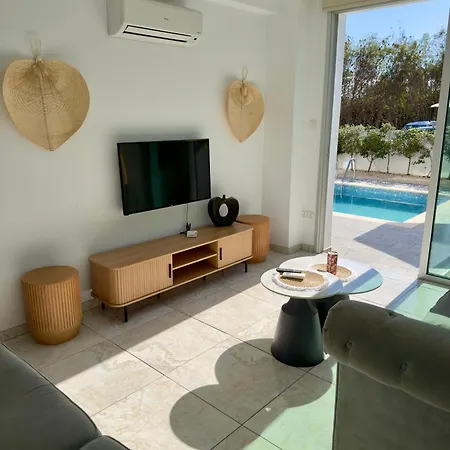 Βίλα Sapphire Edge Bright 3br With Swimming Pool Πρωταράς
