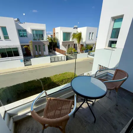 Sapphire Edge Bright 3br With Swimming Pool