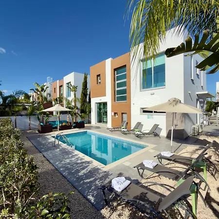 Sapphire Edge Bright 3br With Swimming Pool Πρωταράς